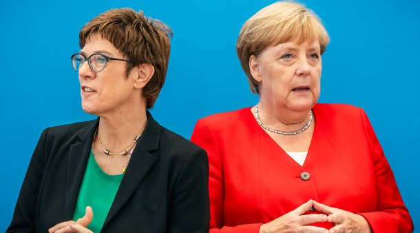 AKK-Rücktritt: "Schwere Niederlage für Angela Merkel"