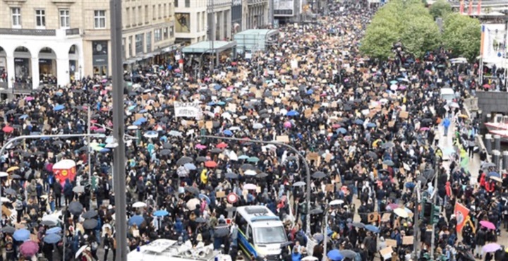 Tausende bei Demos gegen Rassismus in Hamburg