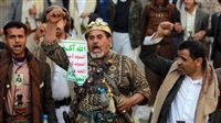 Houthis trennen Angestellte,