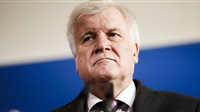 Seehofer wird von