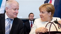 Seehofer preist Merkel: