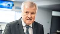 Seehofer kündigt