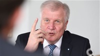 Seehofer arbeitet