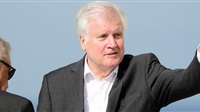 Horst Seehofer warnt