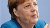 Merkel lädt Verfassungsrichter