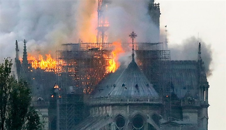 Notre-Dame ist gerettet